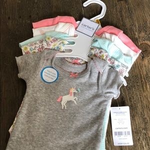 BNWT Carter’s newborn onesies 5-pk